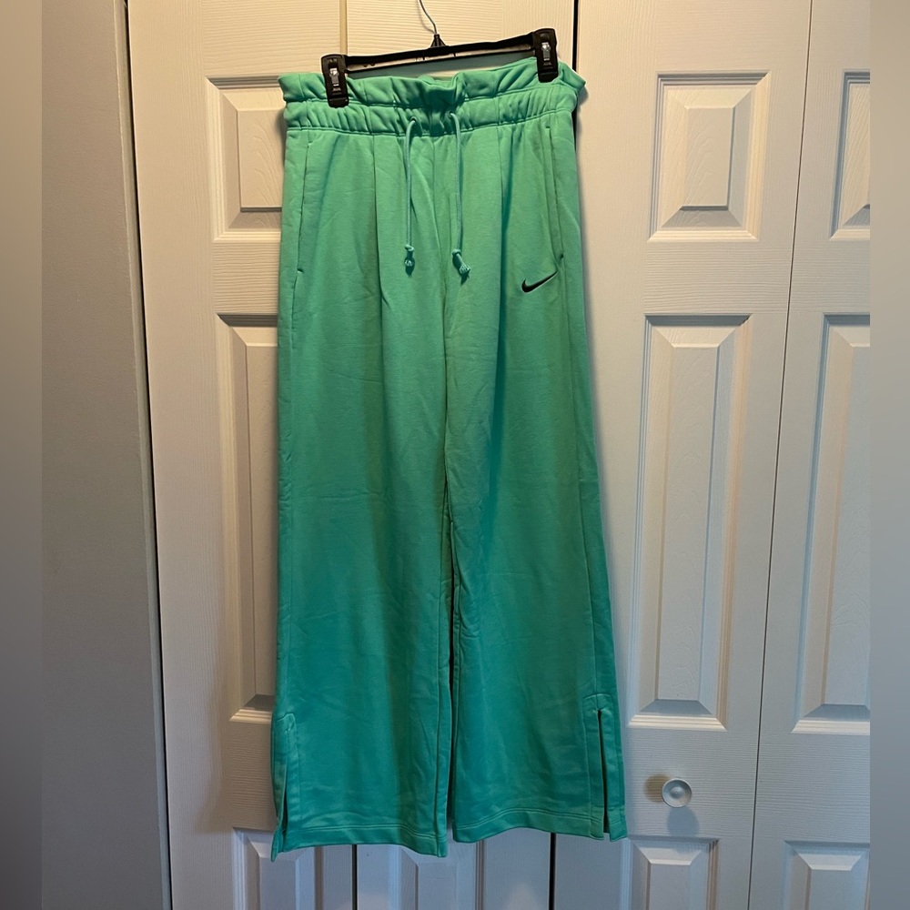 NWOT Nike Mint Green Wide-Leg Track Pants - Picture 6 of 7